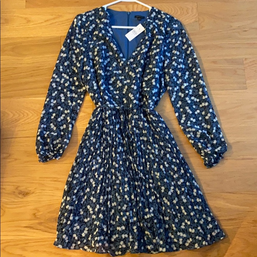 NWT Ann Taylor long sleeve floral dress